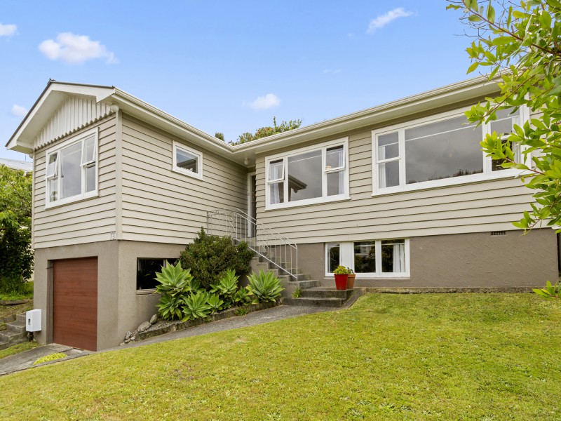 76 Redwood Avenue, Tawa Wellington 5028 Tommy's Real Estate