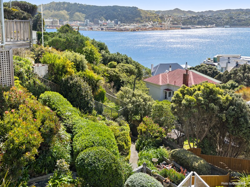 6 The Crescent, Roseneath Wellington 6011 Tommy's Real Estate