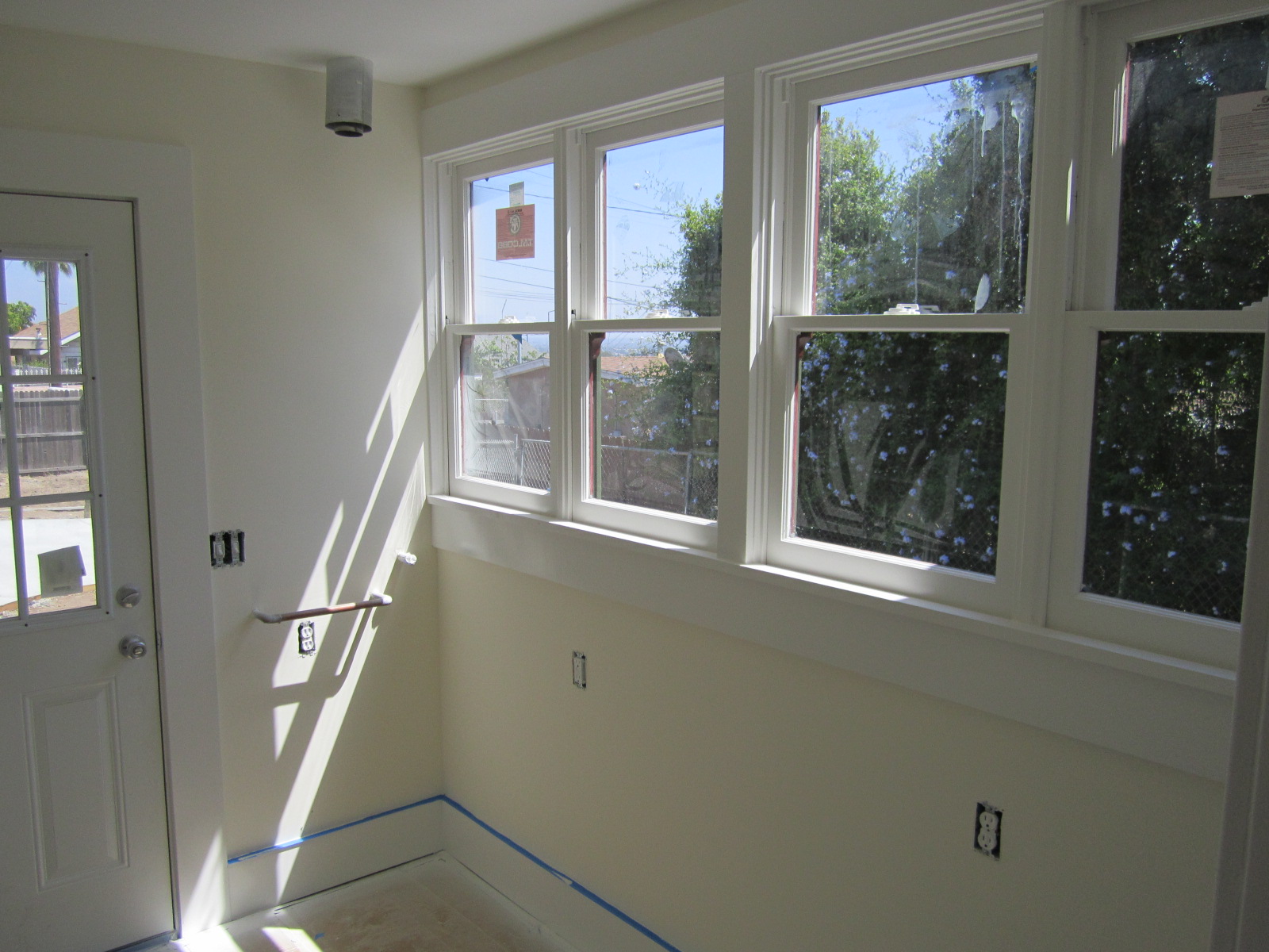Sherwin Williams Snowbound trim