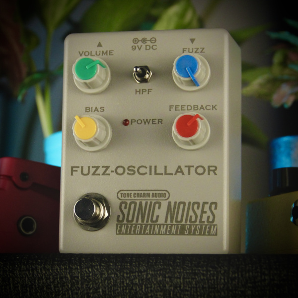 Fuzz Oscillator (SNES Guitar Pedal) Tone Charm Audio