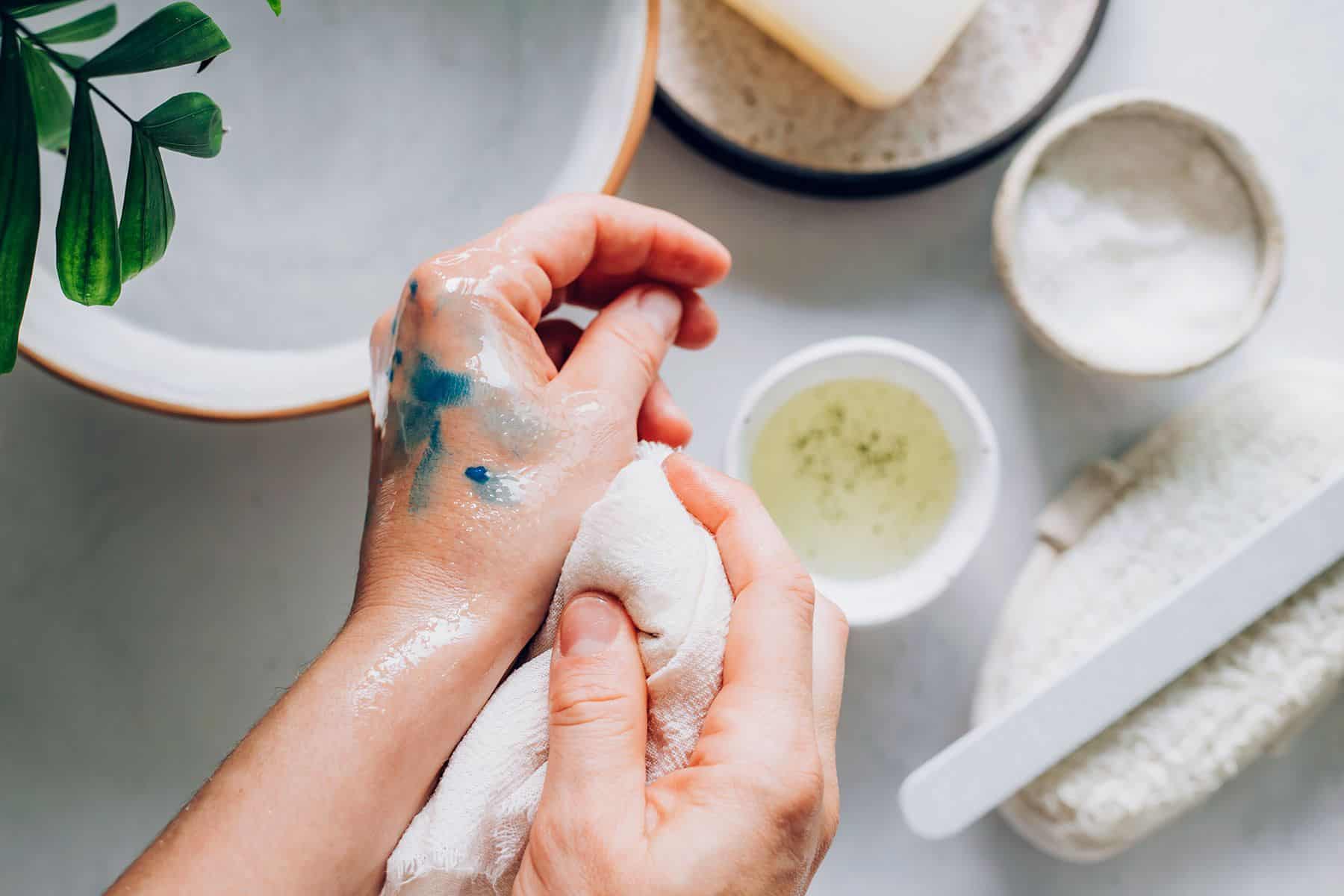 Complete Guide For How to spray paint a house interior?