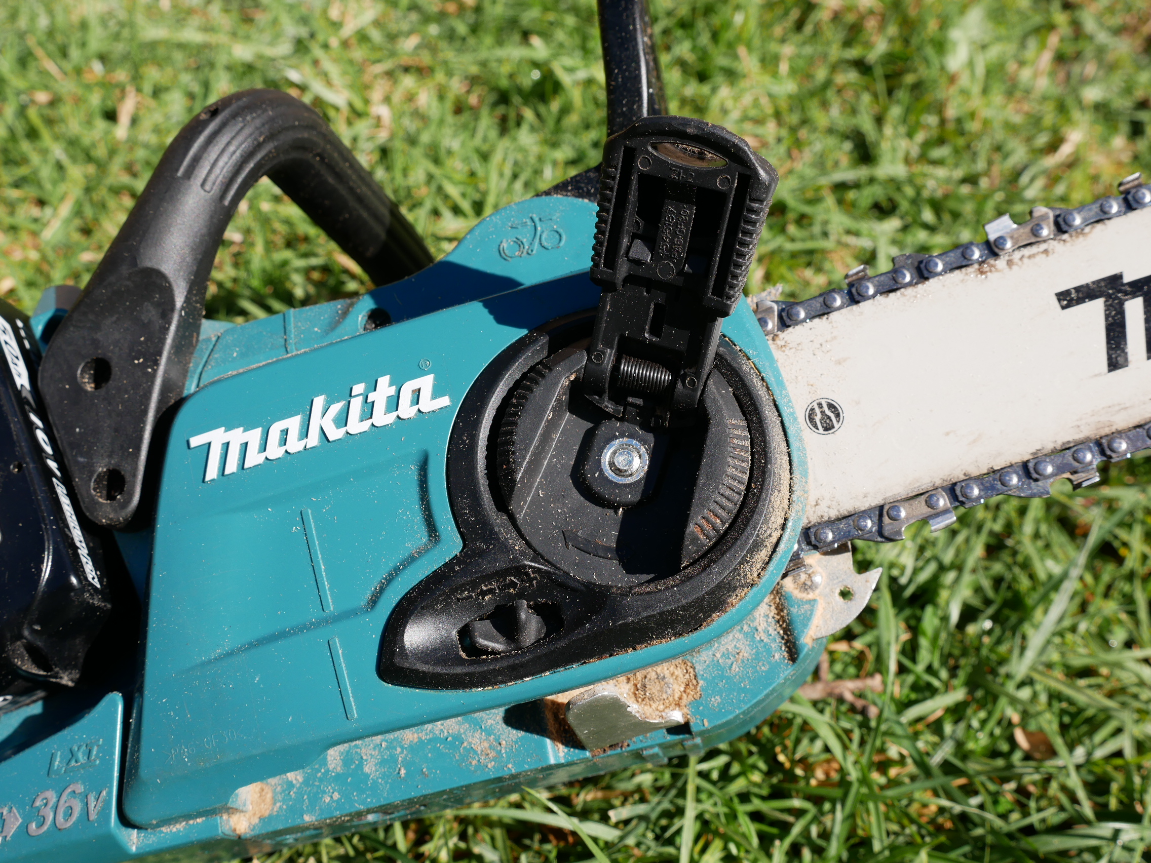 Makita 18V X2 36V LXT Brushless Cordless 14 Inch Chain Saw