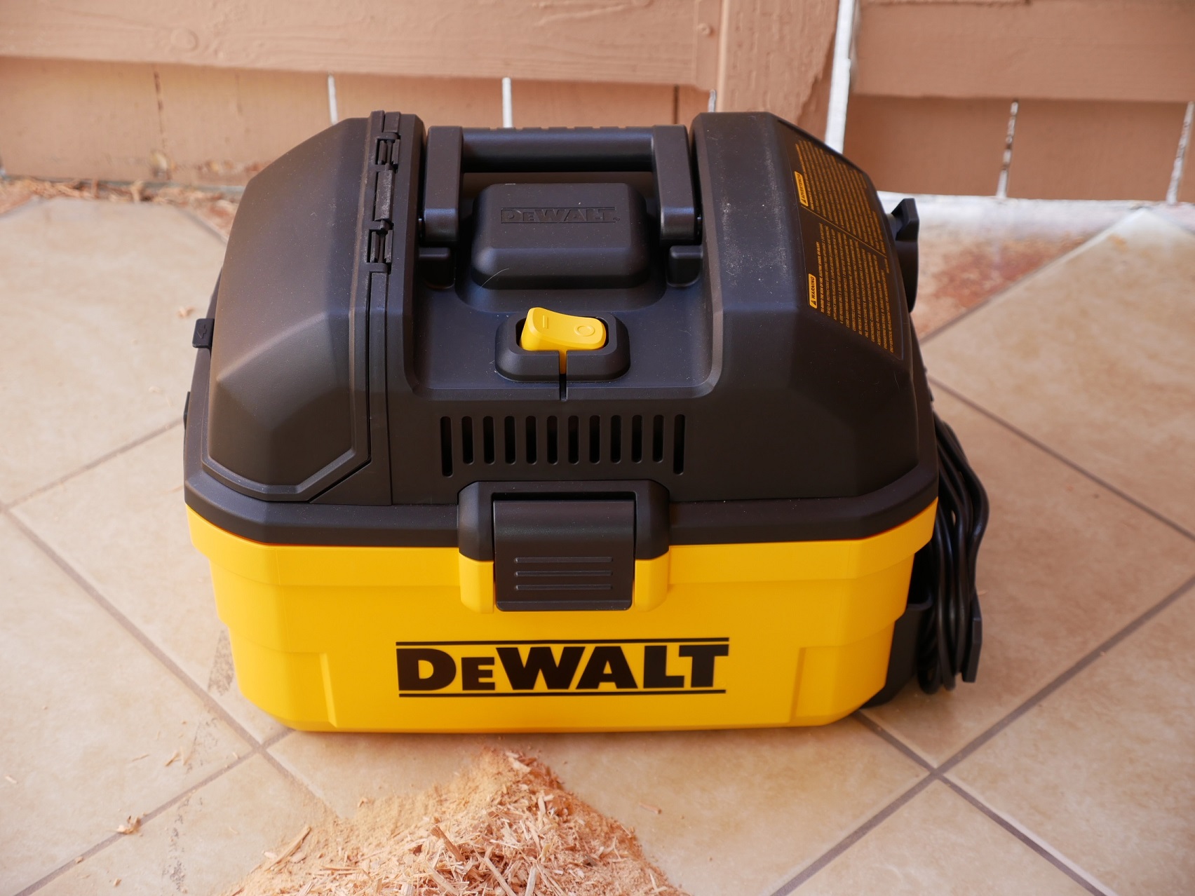 Dewalt DXV04T 4 Gallon Portable & DXV14P 14 Gallon Wet Dry Vac Review