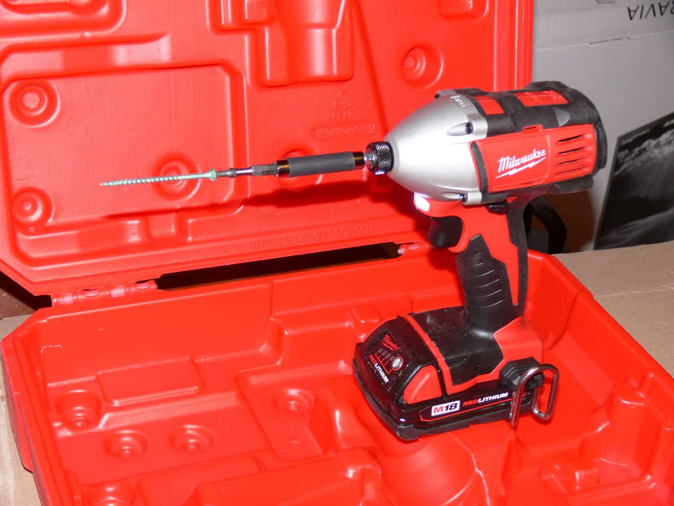 What is the Difference Between A Hammer Drill and An Impact Driver? - 🛠