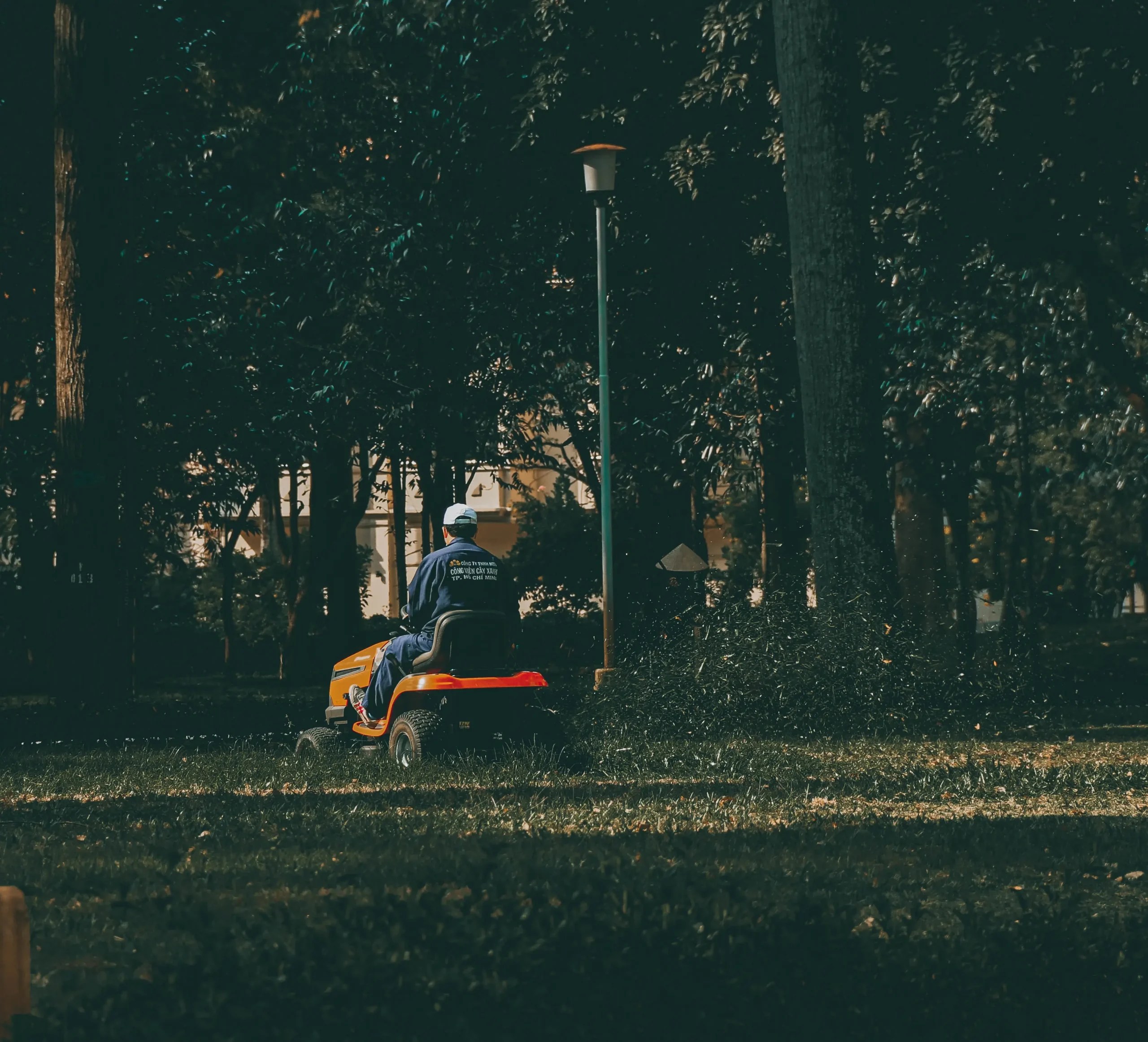 How many decibels is a lawn mower ToolPiP