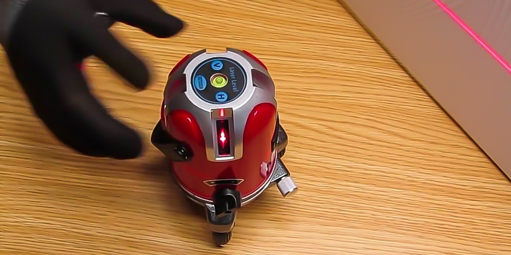 Red vs. Green Laser Level Is There a Difference in Accuracy ToolPowers