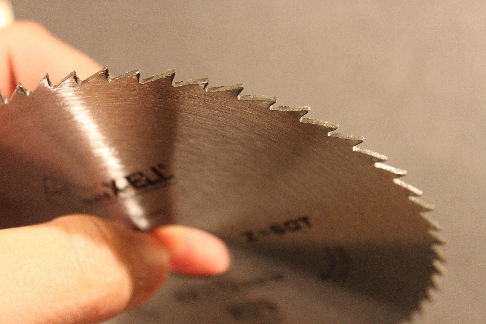 How to Sharpen a Circular Saw Quick and Easy Guide