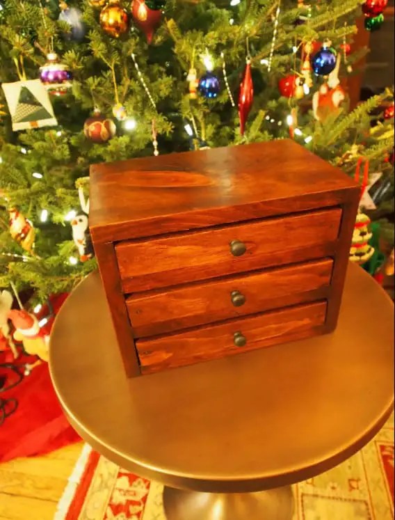 15 Free Jewelry Box Plans & how to make your homemade one