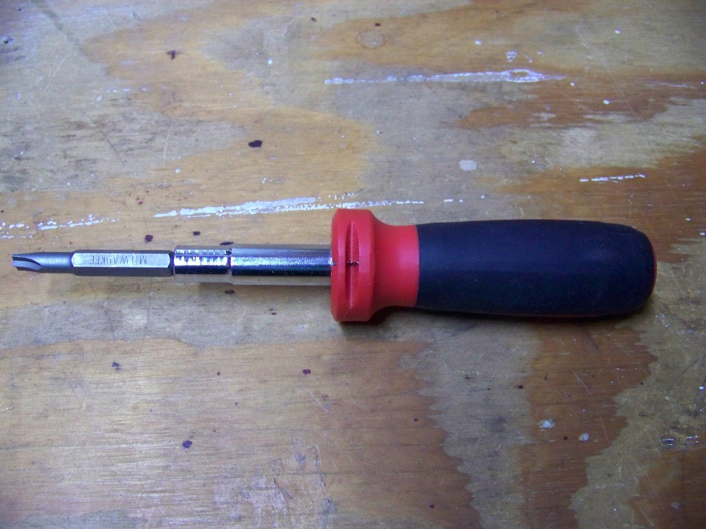 Milwaukee 11 in 1 SCREWDRIVER 48-22-2113 - Review - Tools In Action
