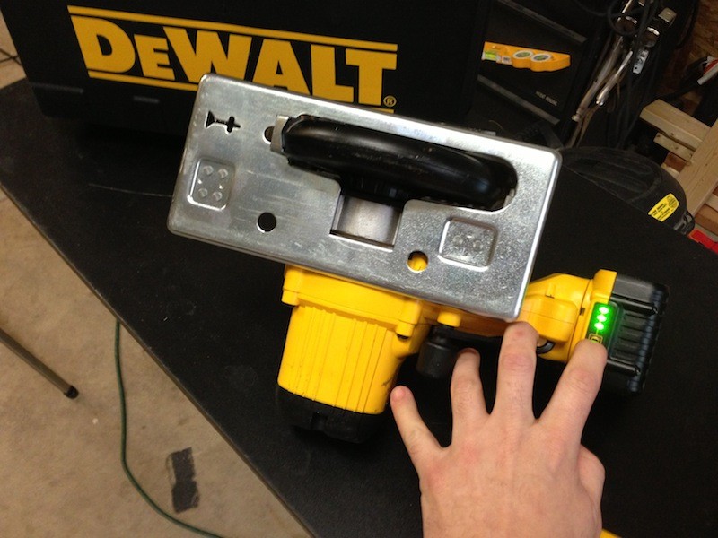 DeWALT 4.0 Ah 20V MAX Metal Cutting Circular Saw DCS373M2 Review Tools In Action Power