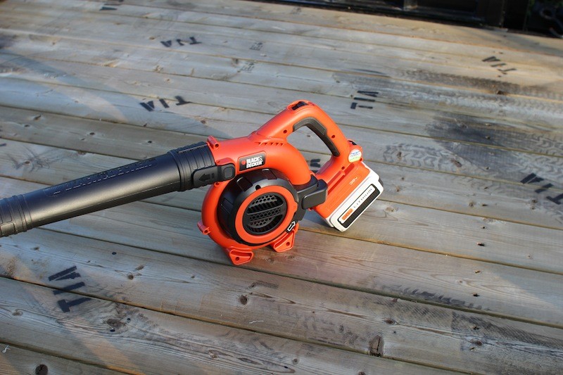 Black And Decker 36V Lithium Sweeper/Vacuum LSWV36 Tools In Action