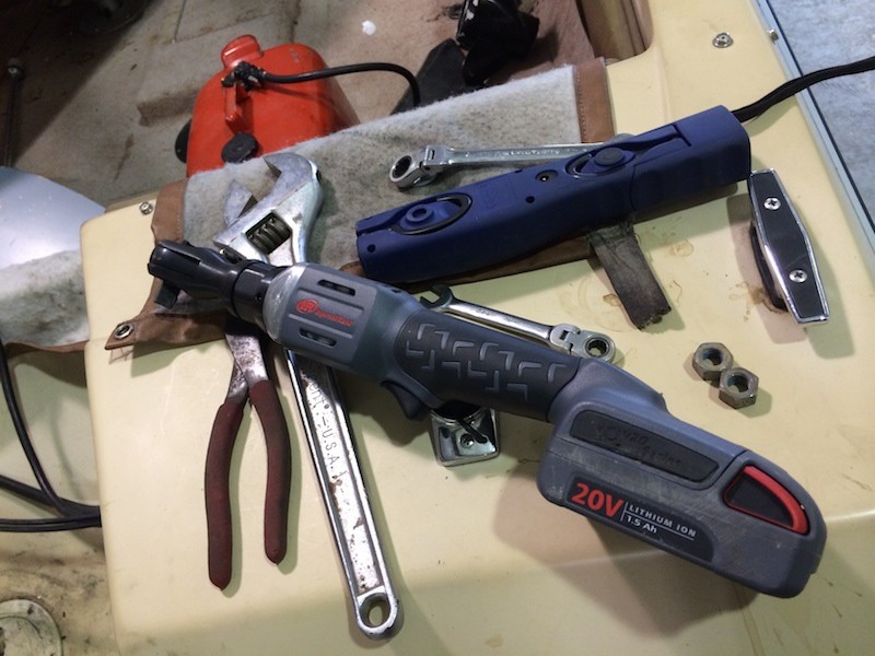 Ingersoll Rand R3150 1/2Inch Cordless 20V Ratchet Tools In Action