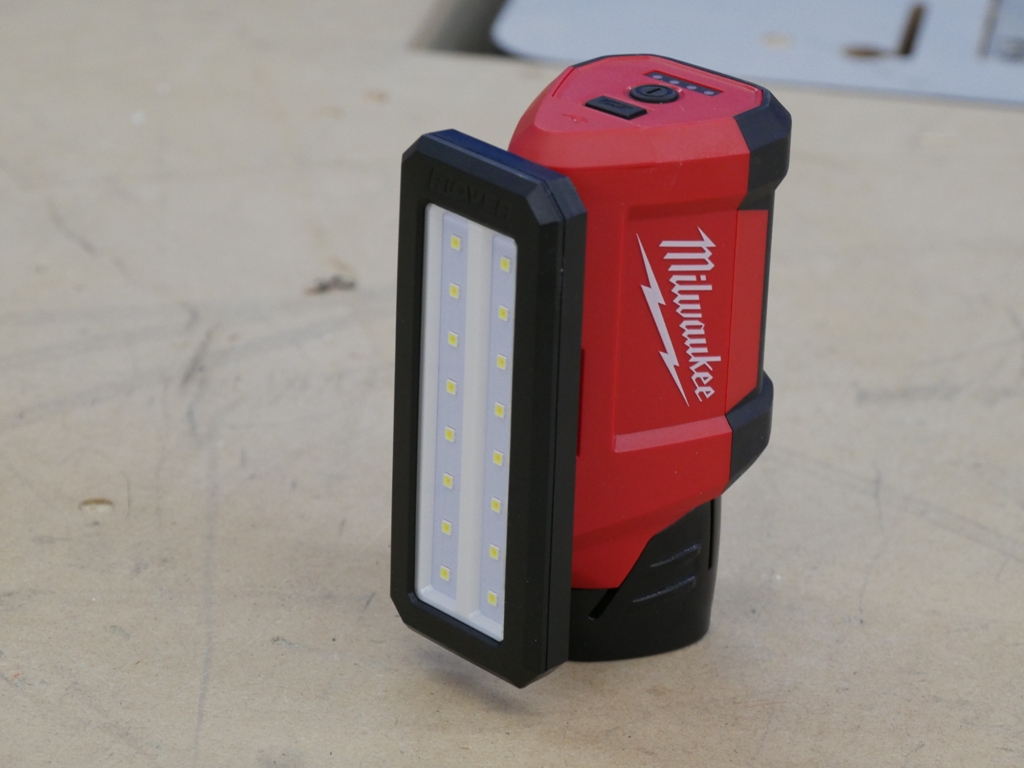 Milwaukee Service Light - Tools In Action - Power Tool Reviews