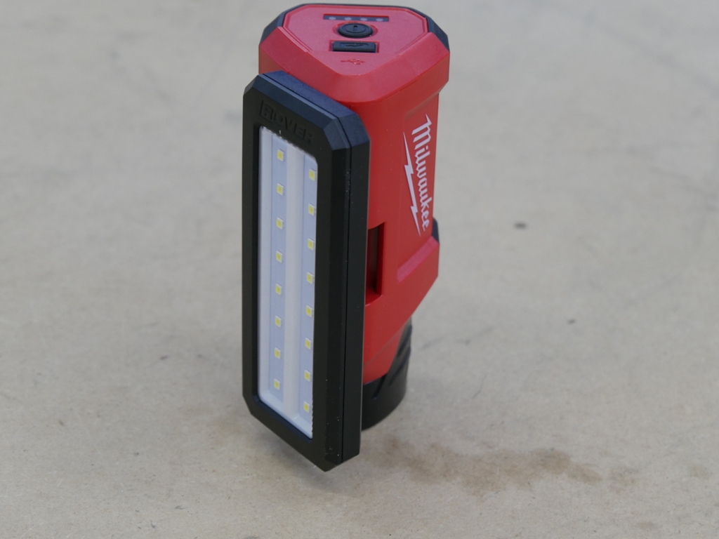 Milwaukee Service Light - Tools In Action - Power Tool Reviews