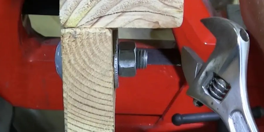 How To Tighten Carriage Bolts correctly - Tools Joint