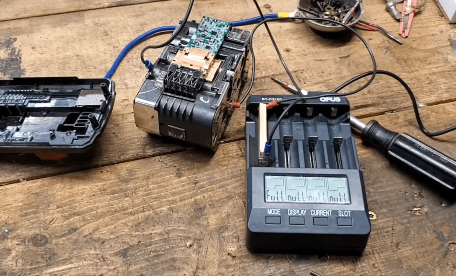 Milwaukee Battery Not Charging How to Fix? ToolsProfy