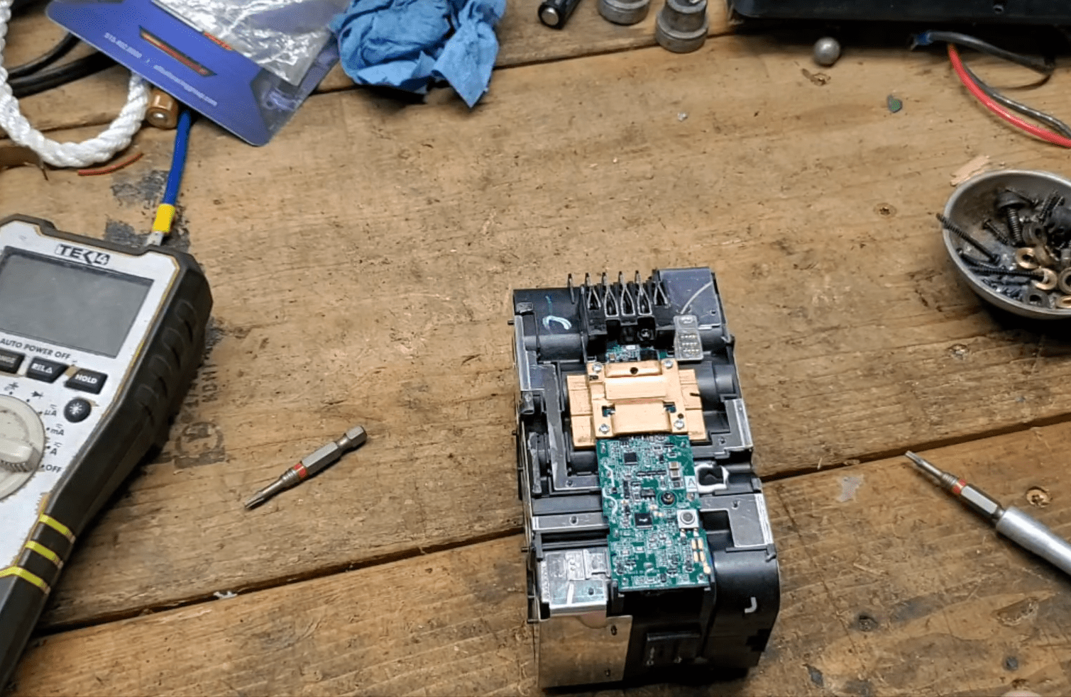 Milwaukee Battery Not Charging How to Fix? ToolsProfy