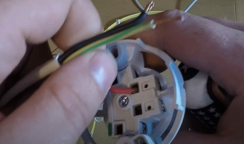 How to Wire Two Way Switch (7 Easy Steps)