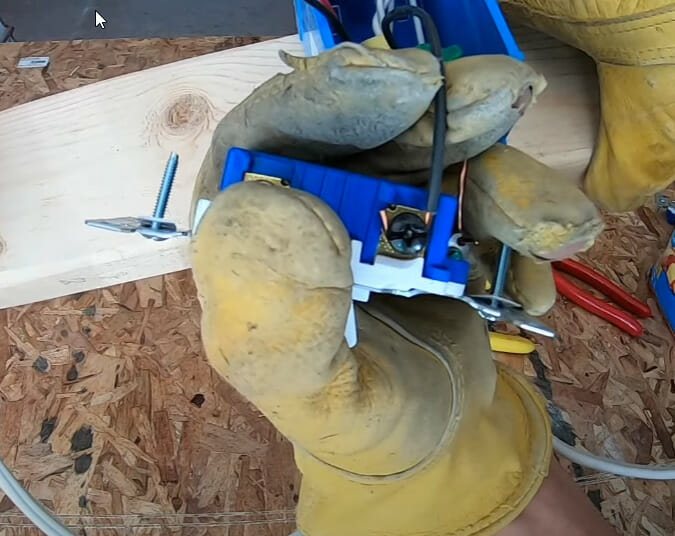 How to Wire 3 Lights to One Switch (5-Step Method)