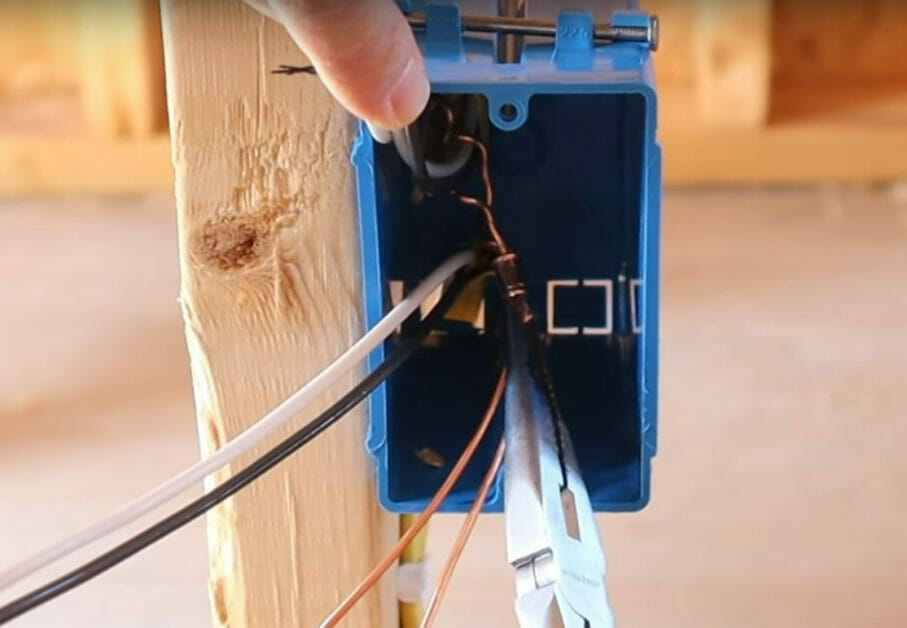 How to Wire a Light Switch from a Plug Socket (11 Steps)