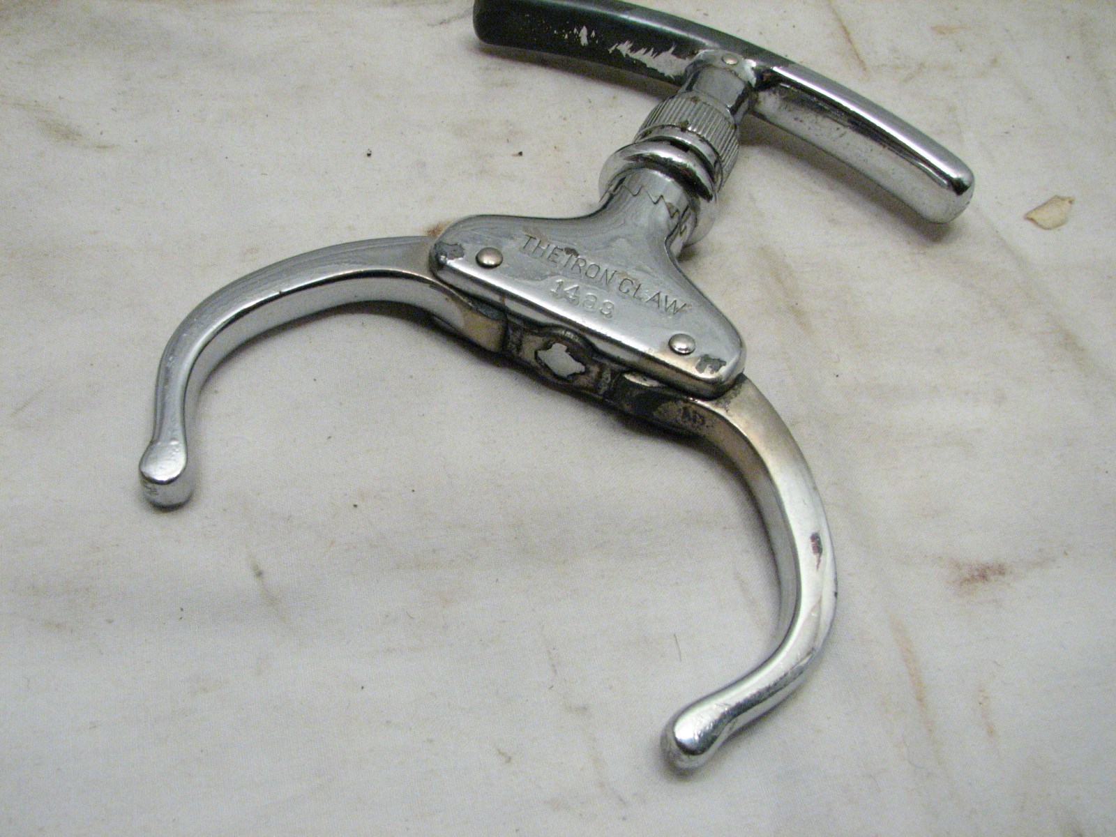 Antique Argus Iron Claw Police Handcuff ComeAlong Restraint Nippers