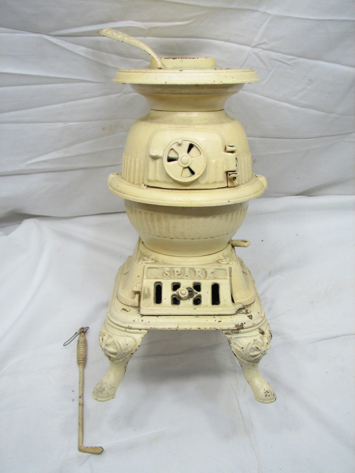Antique Spark Salesman Sample Cast Iron Pot Belly Wood Cook Stove Toy