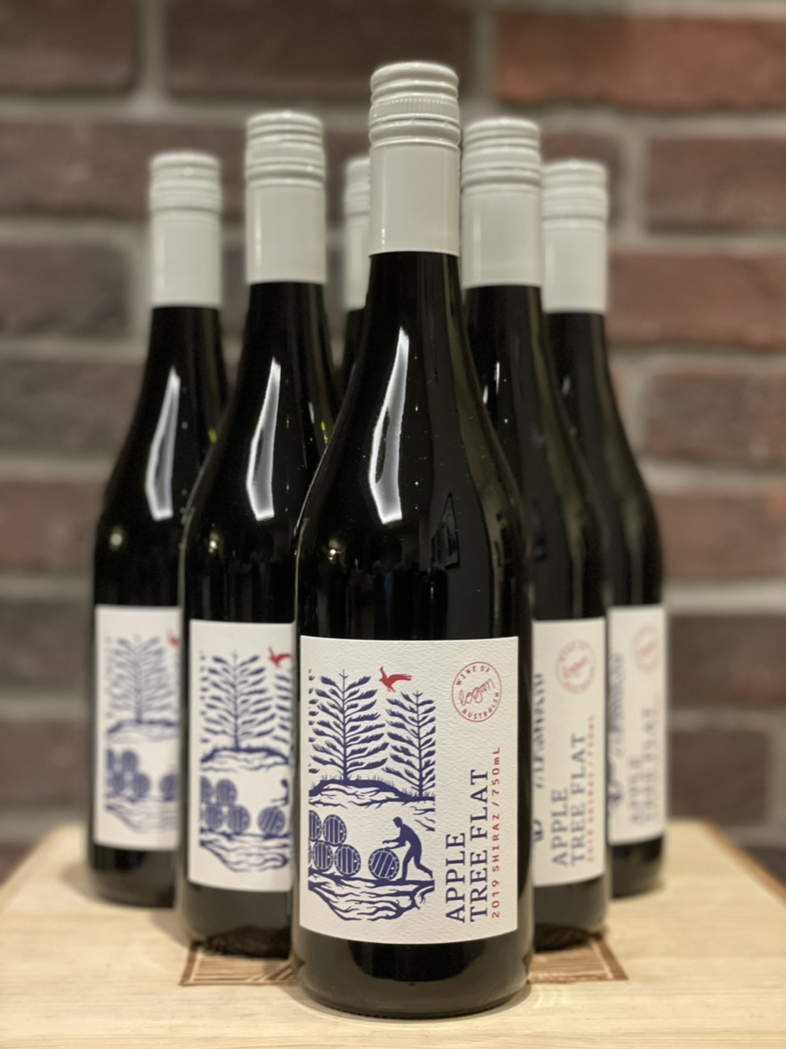 榮獲澳洲最佳希哈20元以下酒款首獎Logan Apple Tree Flat Shiraz (羅根酒莊蘋果樹希哈紅酒)只要450元/瓶