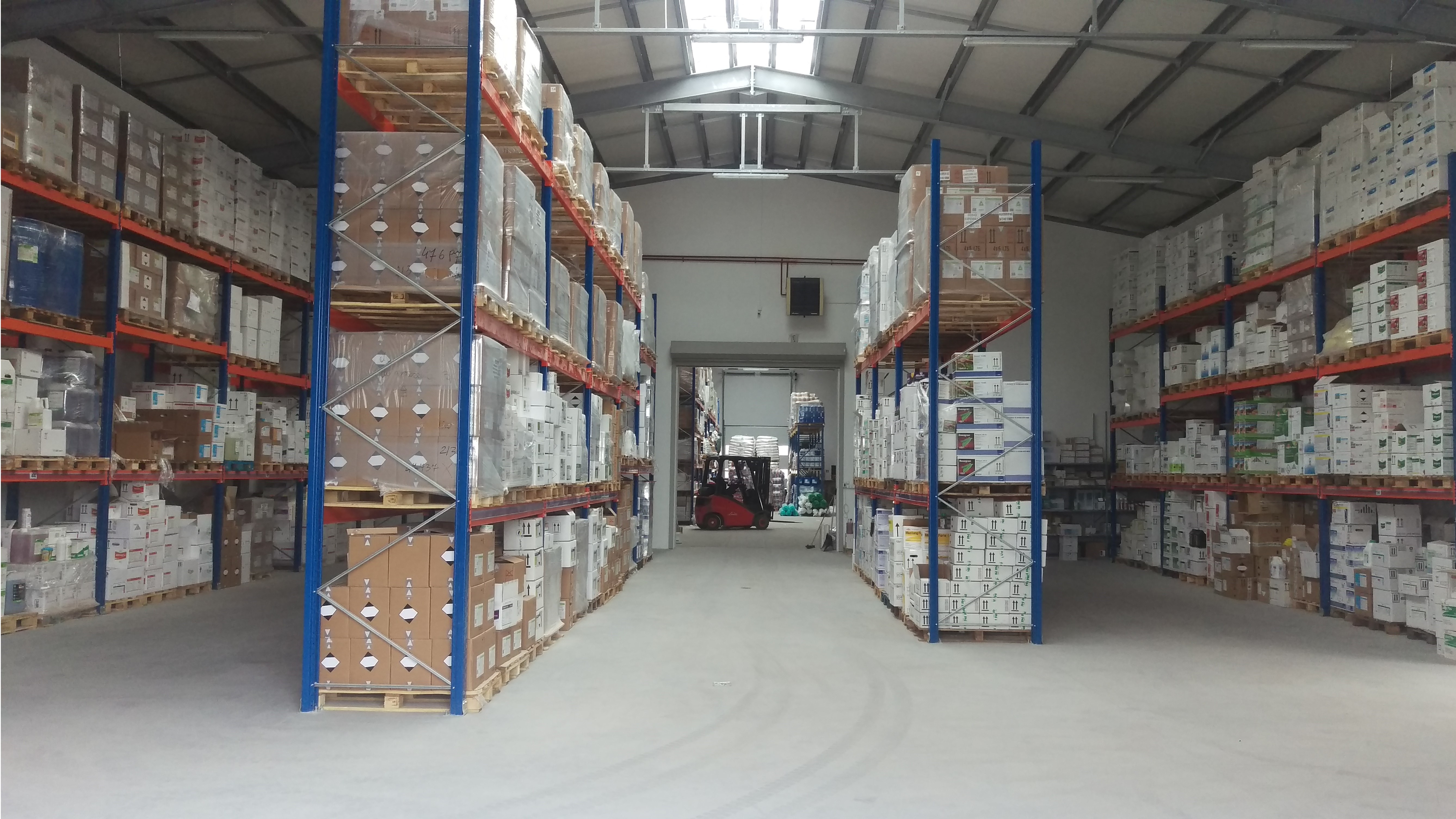 Firma TopAgro spółka z.o.o. TOPAGRO hurtowa i detaliczna sprzedaż środków ochrony roślin