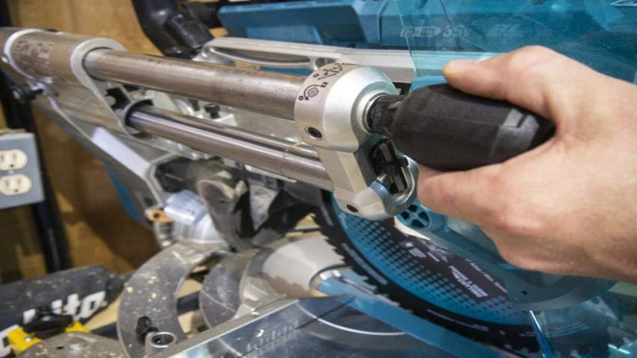Blade Wobble