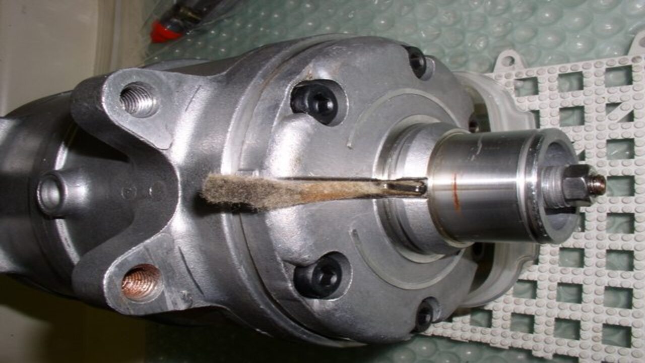 Identify And Fix The Issue Oil Leaking From Air Compressor