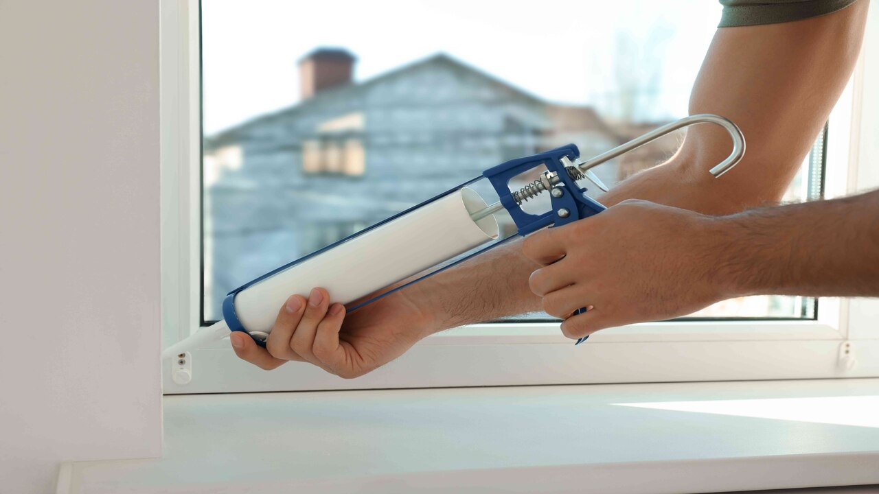 How To Properly Apply Caulk Around Windows