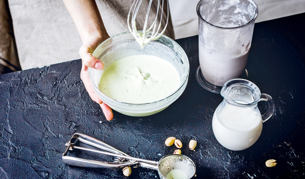 How to Make Dog Ice Cream (explainer video + ice cream for dogs recipes)