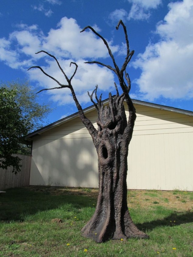 Spooky Ideas for Outdoor Halloween Decoration