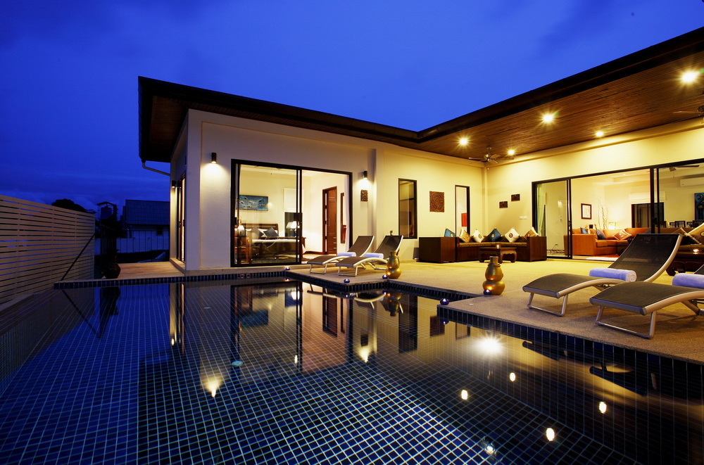 Incredible Night Swimming Pools That Will Take Your Breath Away Top