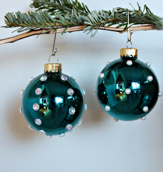 20 Impressive Ways To Decorate Glass Christmas Ornaments Top Dreamer