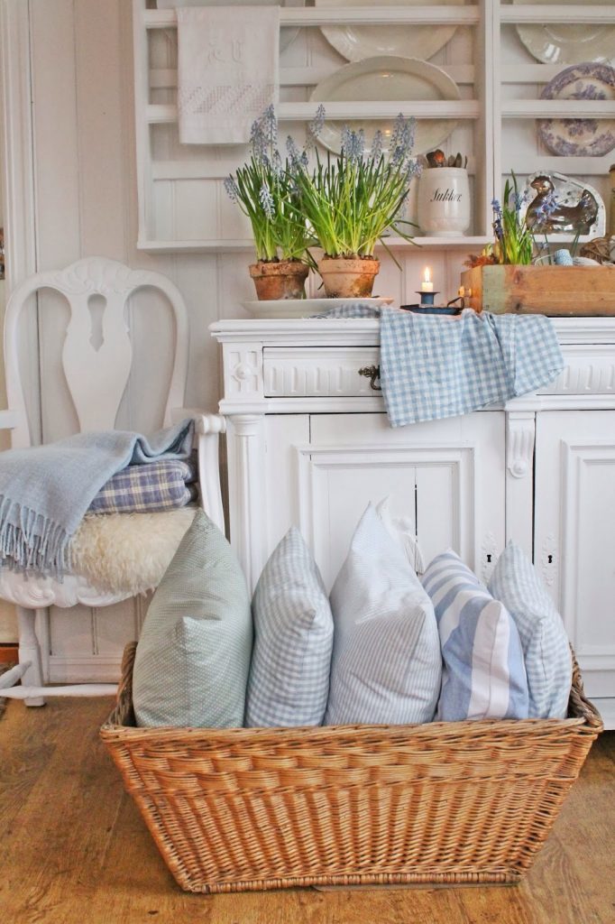 Pillow Storage Ideas That Will Solve All of Your Problems with the