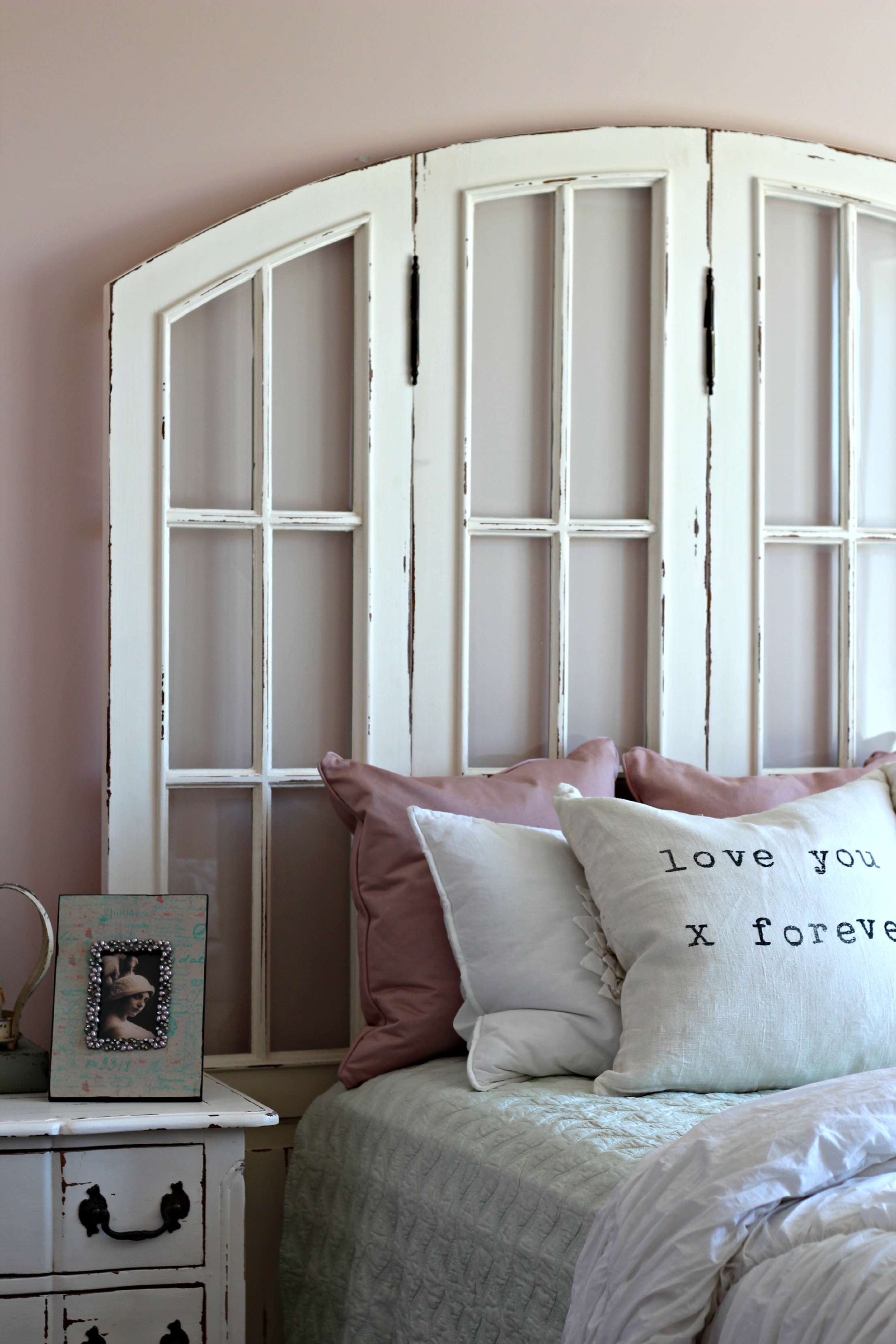 15 Spectacular Headboard Alternatives For The Ones Who Seek For
