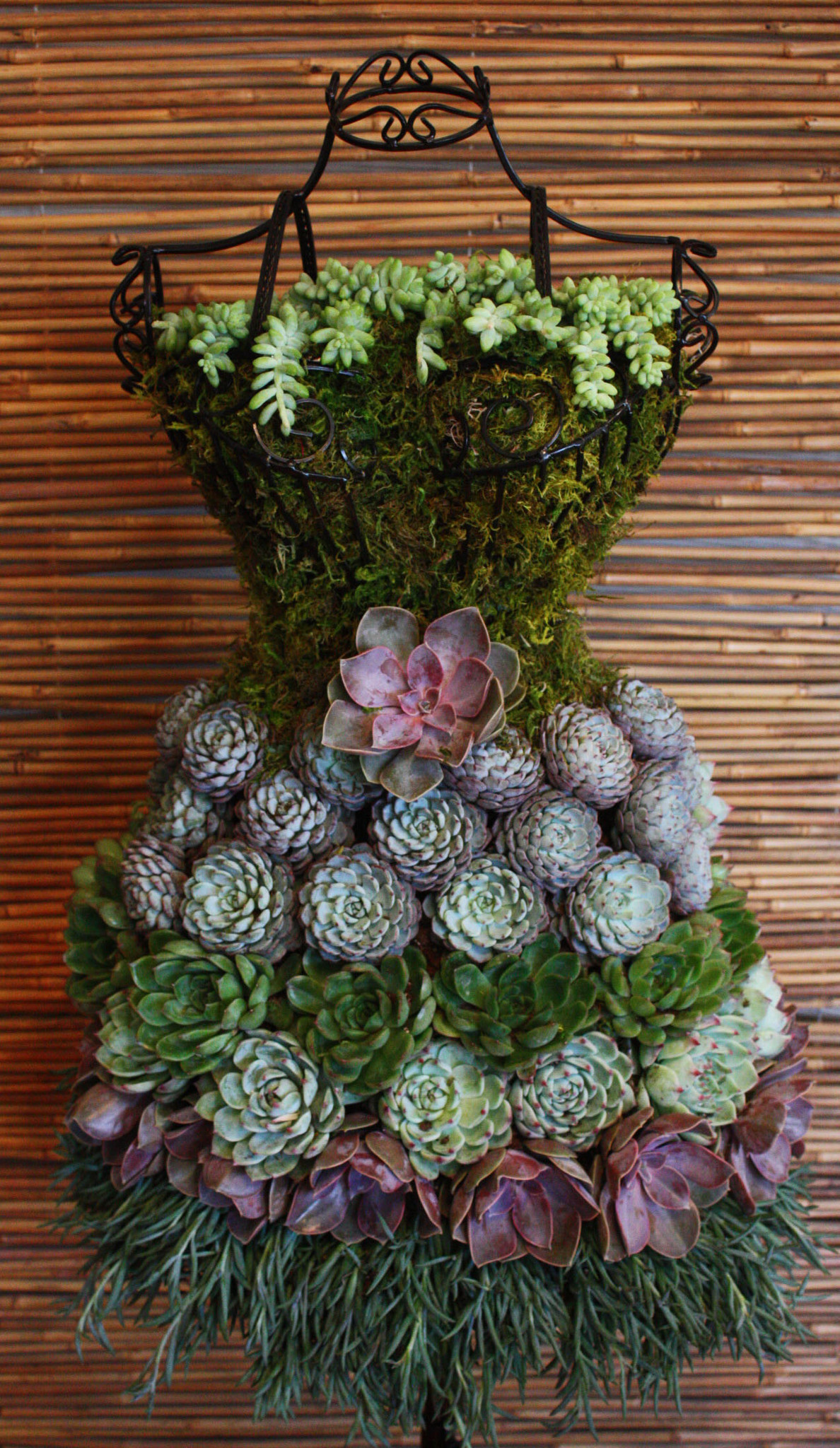 Astonishing DIY Garden Planters That Ladies Will Fall In Love With