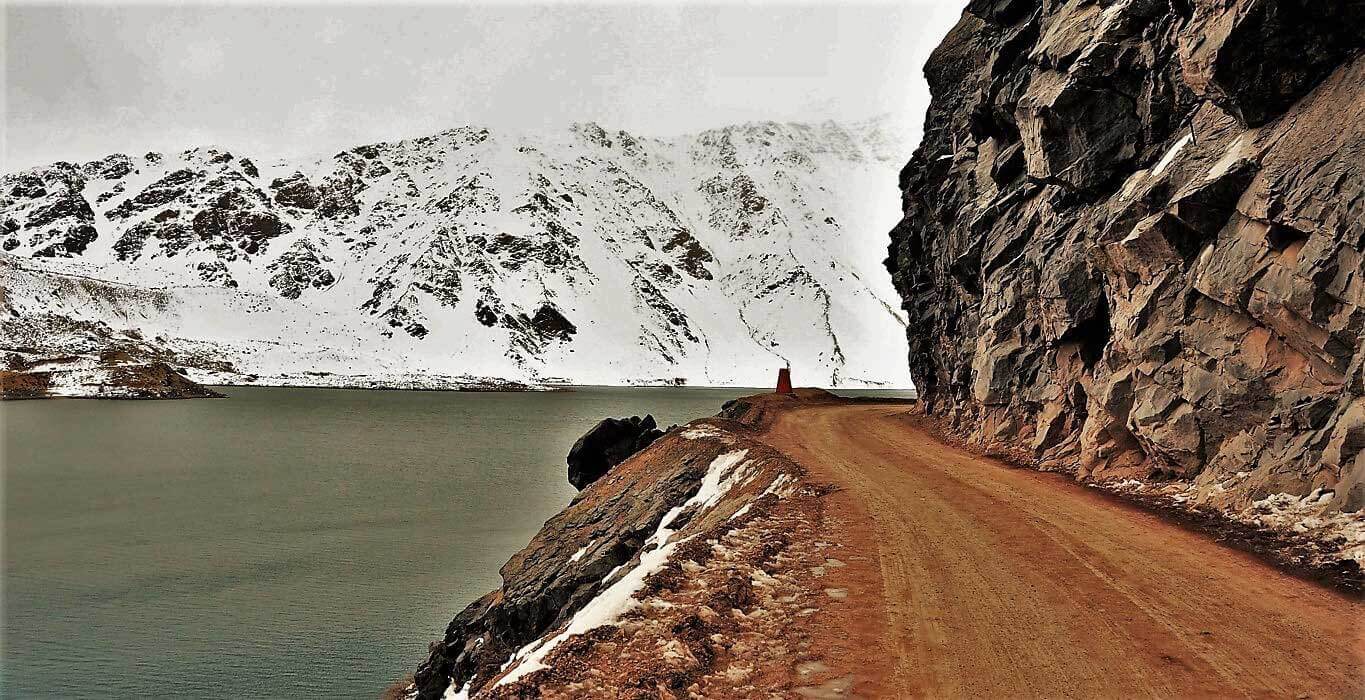 A bela região de Cajón del Maipo no inverno Chileno Tô Perambulando
