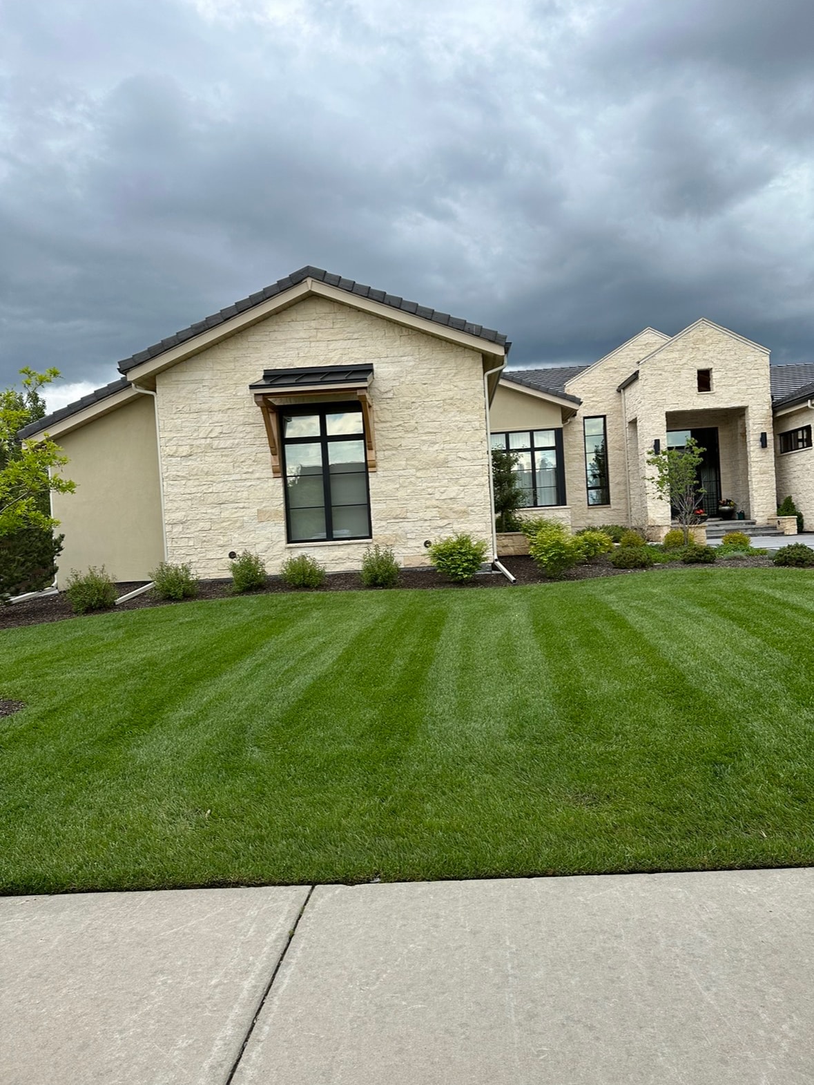 Top Notch Landscape & Maintenance