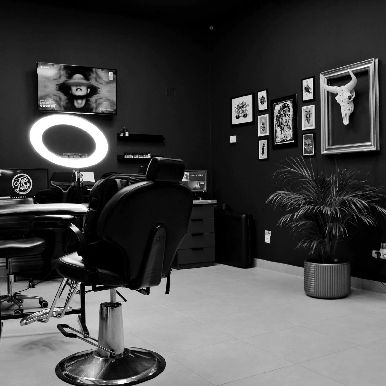 Top Notch Tattoo by Bogdan Netedu Salon de Tatuaje Roman