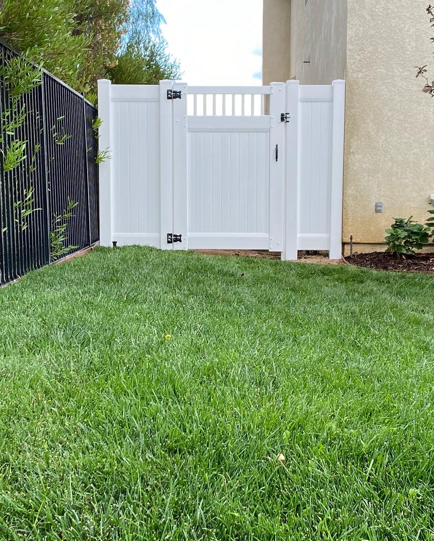Gallery Top Notch Vinyl Fencing