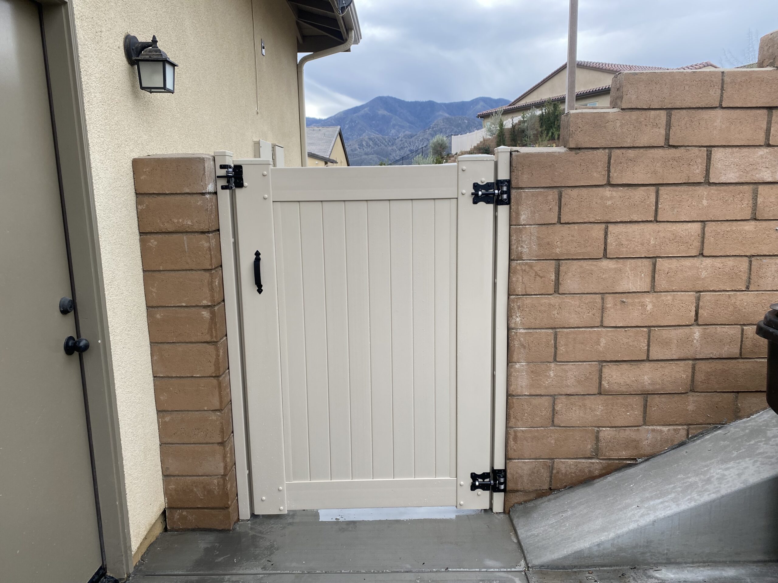 Gallery Top Notch Vinyl Fencing