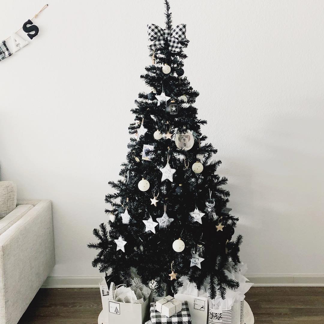 Black Christmas Trees Hottest Holiday Craze Of The Year 2018