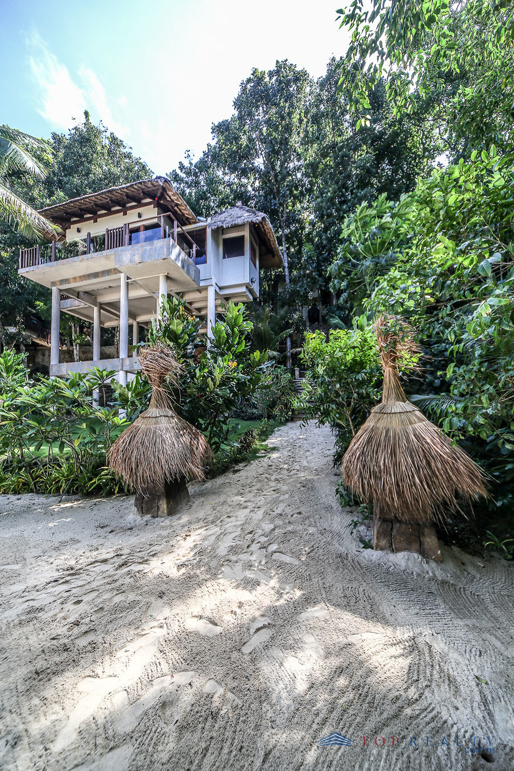 Top Realty Corporation IS88010 Magnificent Private Exclusive Beach