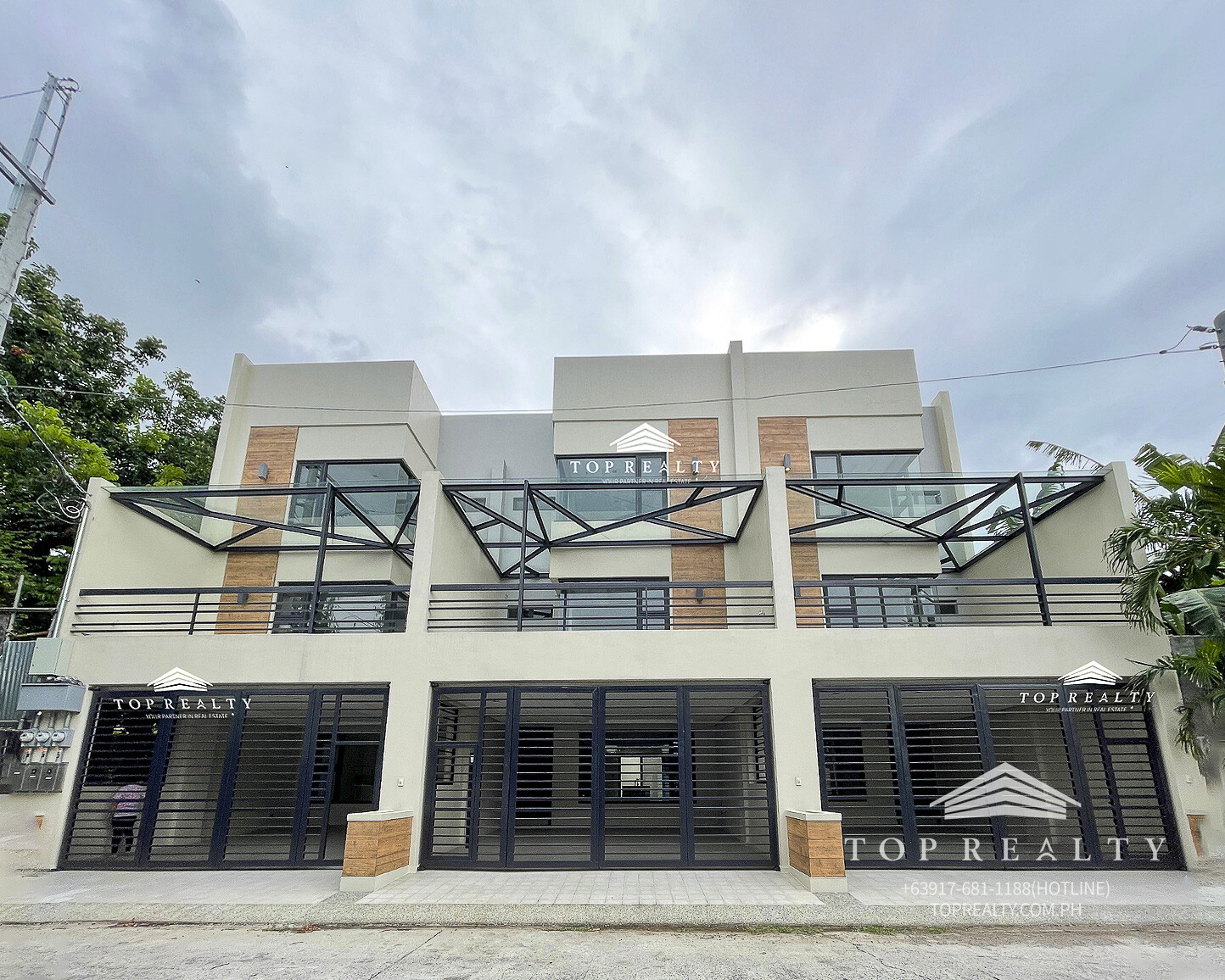 Top Realty Corporation DS883708 Marian Lakeview Park Brand New