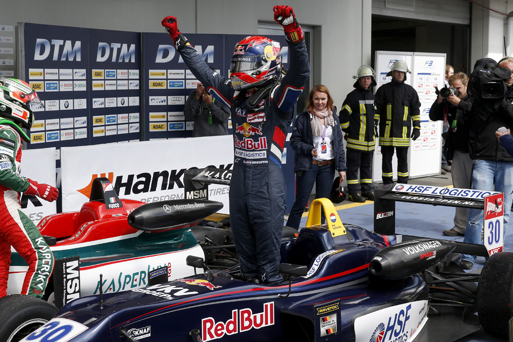 Max Verstappen siegt erstmals in den Red Bull Farben © FIA F3 EM