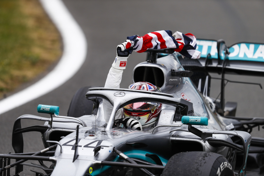 Lewis Hamilton feiert seinen Heimsieg © Daimler AG