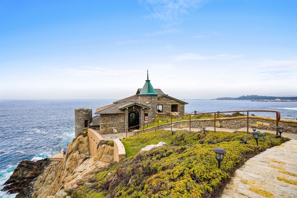 Two California Stars Kim Novak & Her Carmel Cliff House! Top Ten