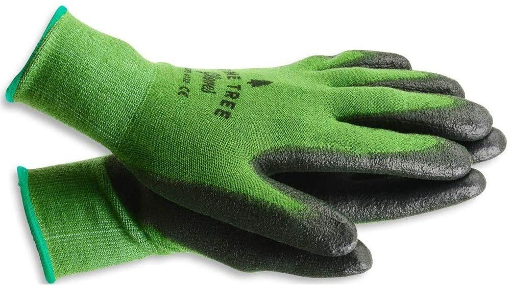 16 of the Best Gardening Tools for an Absolutely Luscious Lawn